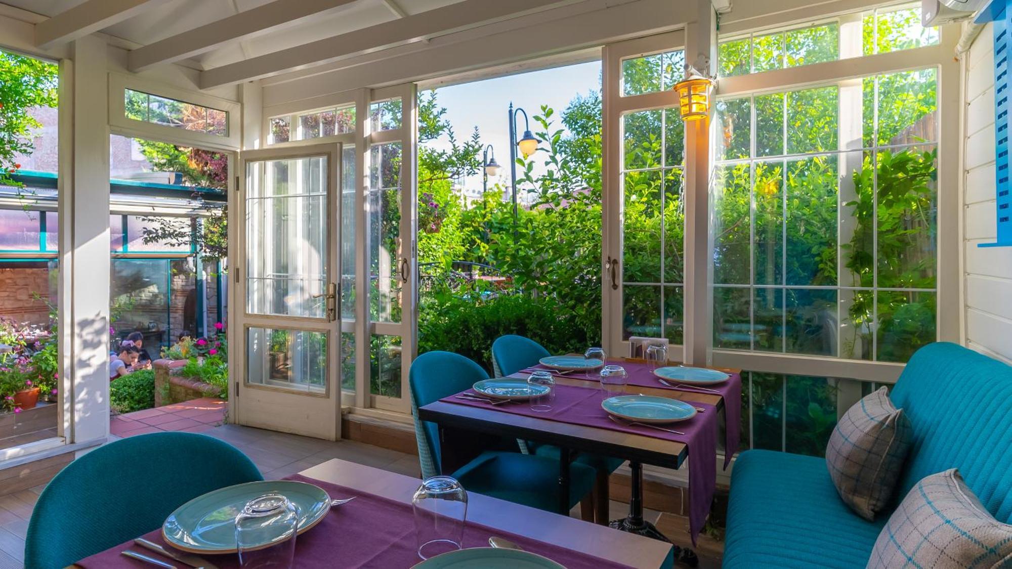 Olive Garden Suite Hotel Istanboel Buitenkant foto
