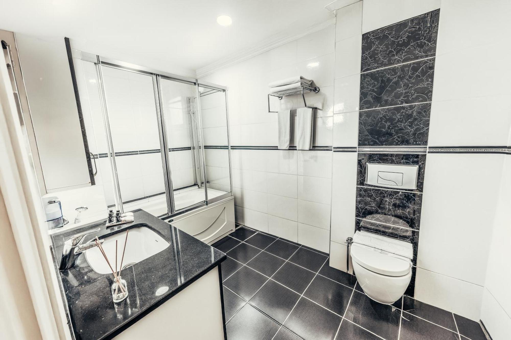 Olive Garden Suite Hotel Istanboel Buitenkant foto