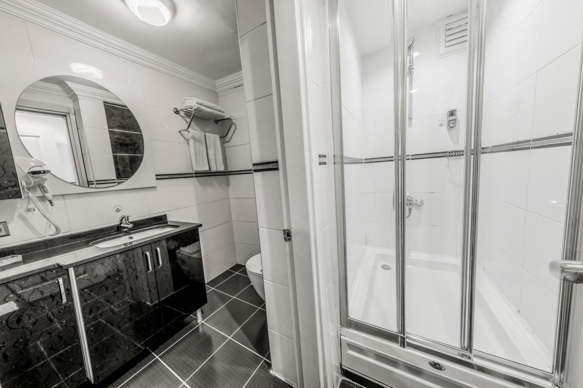 Olive Garden Suite Hotel Istanboel Buitenkant foto